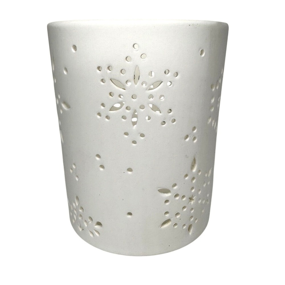 Retired Crate & Barrel Bone China Snowflake Hurricane Candle Holder Decoration